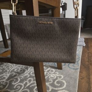 NWT Michael Kors Trisha Medium Crossbody
